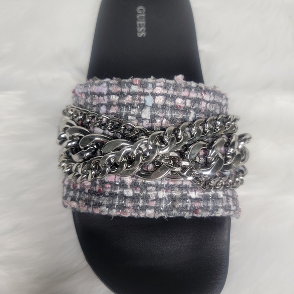Guess faux fur slides sandals. - Picture 6 of 8